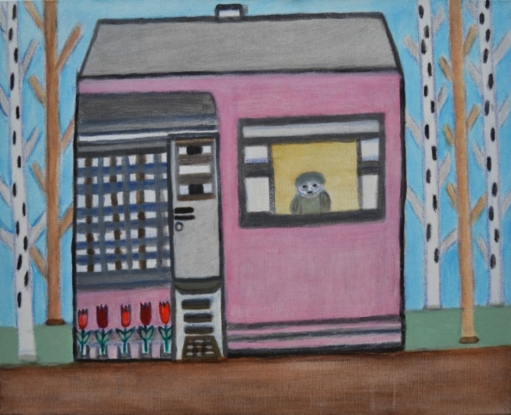 Antero Laineen maalauksessa on vaaleanpunainen talo puiden keskellä. Talon seinustalla kasvaa tulppaaneja rivissa ja ikkunasta katsoo yksi ihminen ulos.